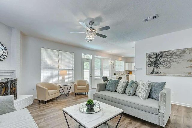 14 Dovetail Place, The Woodlands, TX 77381