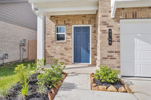 9749 Enclave Ridge Road, Willis, TX 77318