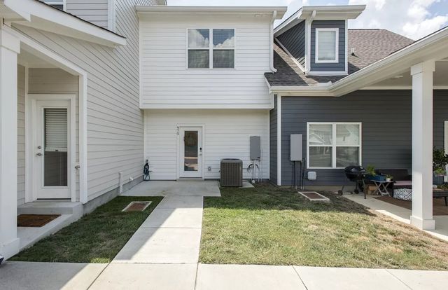 975 Ashland Place Dr, Nashville, TN 37218