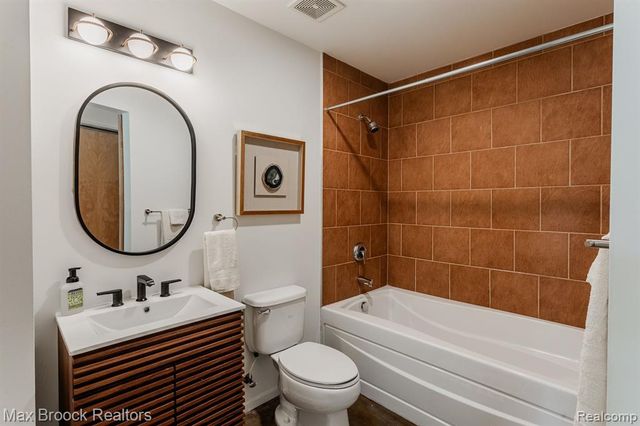 333 E Parent Avenue 9, Royal Oak, MI 48067