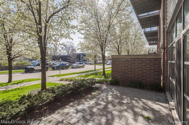 333 E Parent Avenue 9, Royal Oak, MI 48067