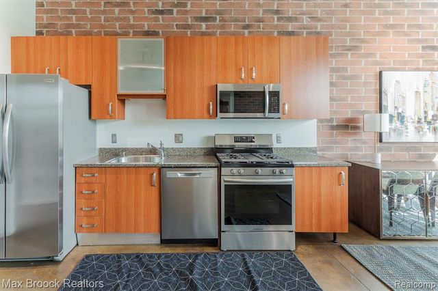 333 E Parent Avenue 9, Royal Oak, MI 48067