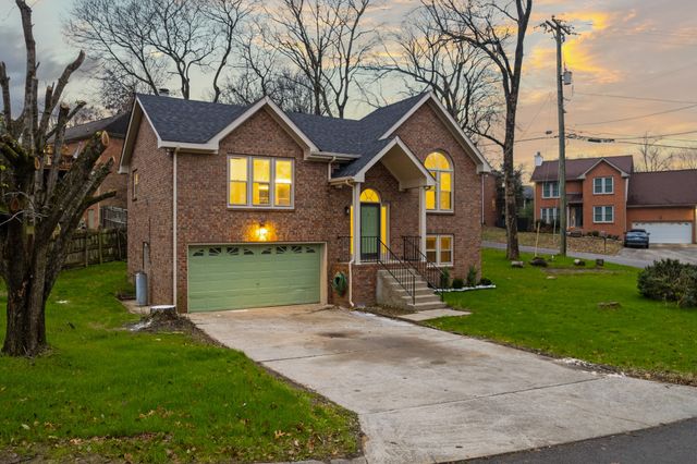 800 Carlisle Ct, N, Nashville, TN 37214