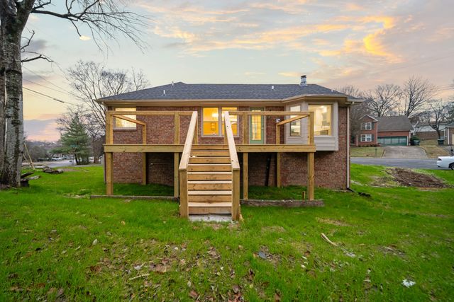 800 Carlisle Ct, N, Nashville, TN 37214