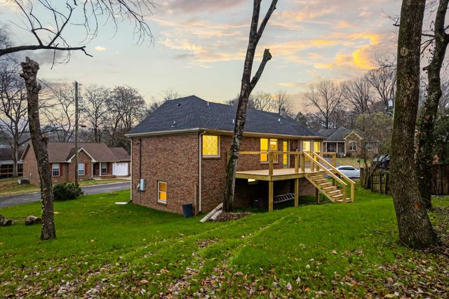 800 Carlisle Ct, N, Nashville, TN 37214