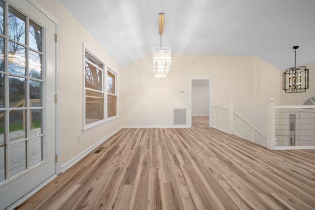 800 Carlisle Ct, N, Nashville, TN 37214