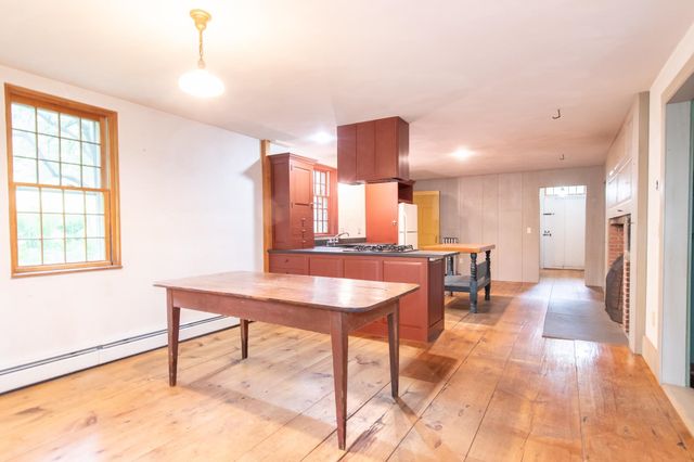 75 Lyon Road, Royalton, VT 05068