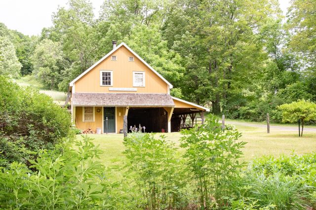 75 Lyon Road, Royalton, VT 05068