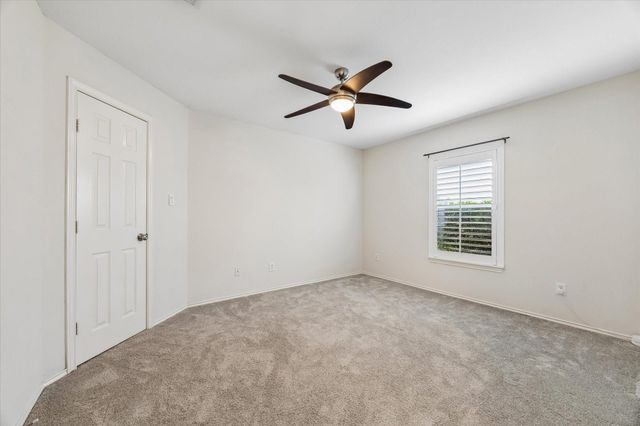 922 W Heights Hollow Lane W, Houston, TX 77007
