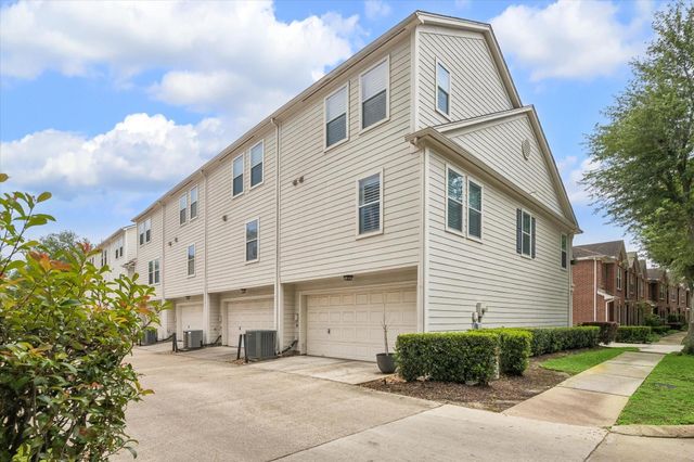 922 W Heights Hollow Lane W, Houston, TX 77007