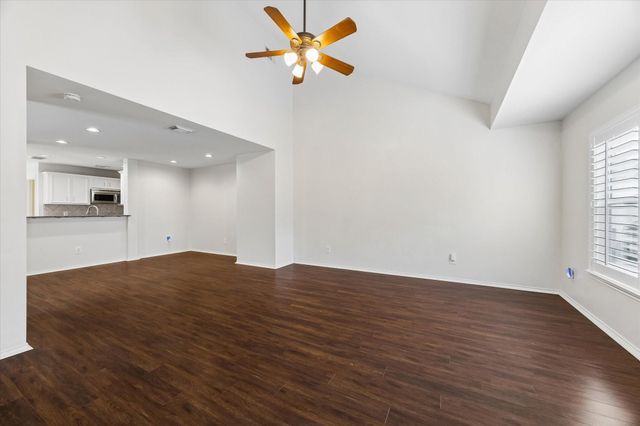 922 W Heights Hollow Lane W, Houston, TX 77007