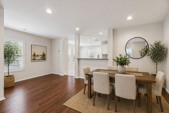 922 W Heights Hollow Lane W, Houston, TX 77007