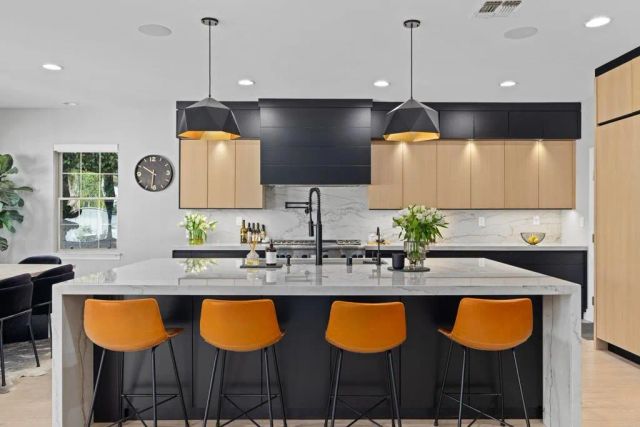 887 Genoa Way, San Marcos, CA 92078