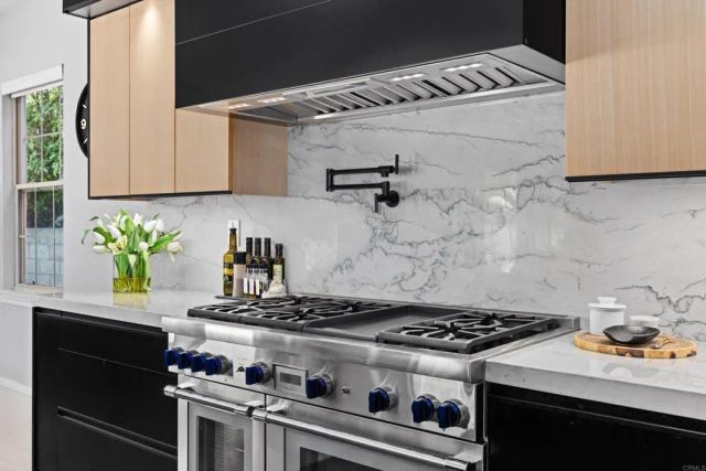 887 Genoa Way, San Marcos, CA 92078