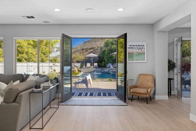 887 Genoa Way, San Marcos, CA 92078