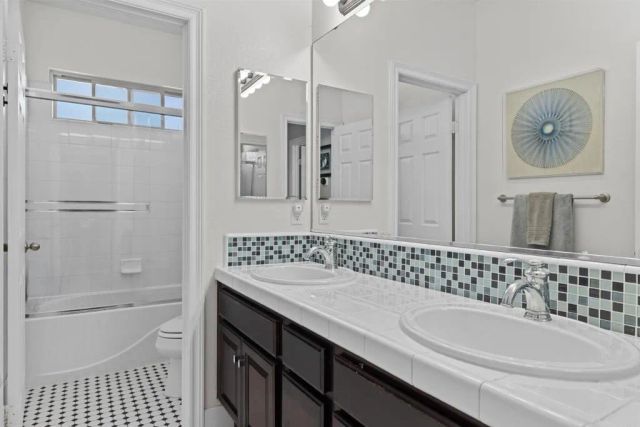 887 Genoa Way, San Marcos, CA 92078