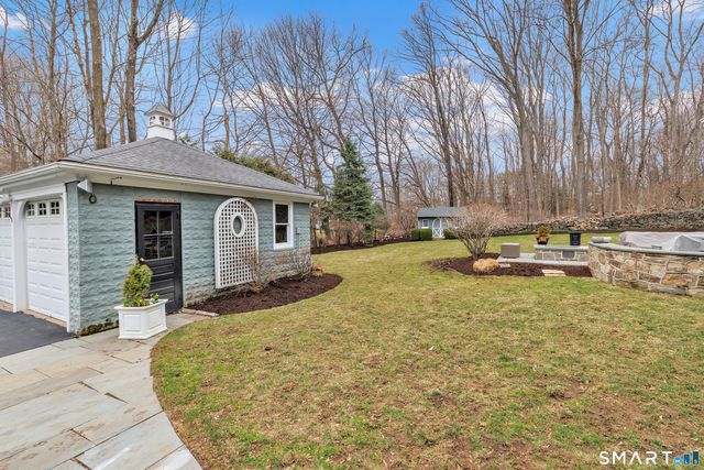 31 Hilltop Drive, Trumbull, CT 06611