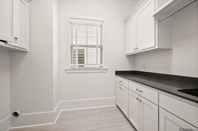 2130 Tiger Crossing Dr, Baton Rouge, LA 70810