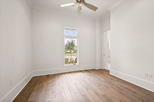 2130 Tiger Crossing Dr, Baton Rouge, LA 70810