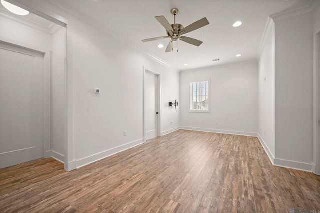 2130 Tiger Crossing Dr, Baton Rouge, LA 70810