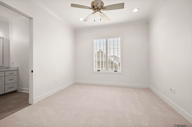 2130 Tiger Crossing Dr, Baton Rouge, LA 70810