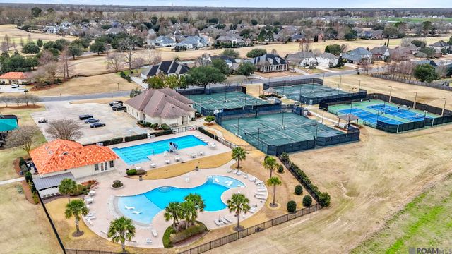 2130 Tiger Crossing Dr, Baton Rouge, LA 70810