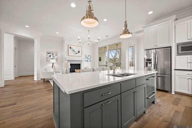 2130 Tiger Crossing Dr, Baton Rouge, LA 70810