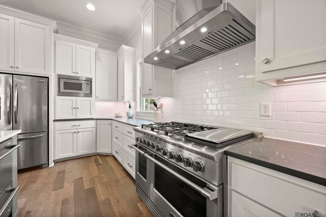 2130 Tiger Crossing Dr, Baton Rouge, LA 70810