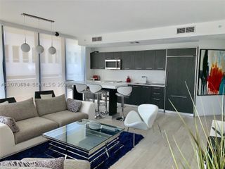 55 SW 9th St 2706, Miami, FL 33130