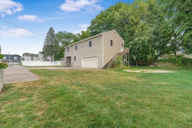 24 Knapp St, Somerset, MA 02726