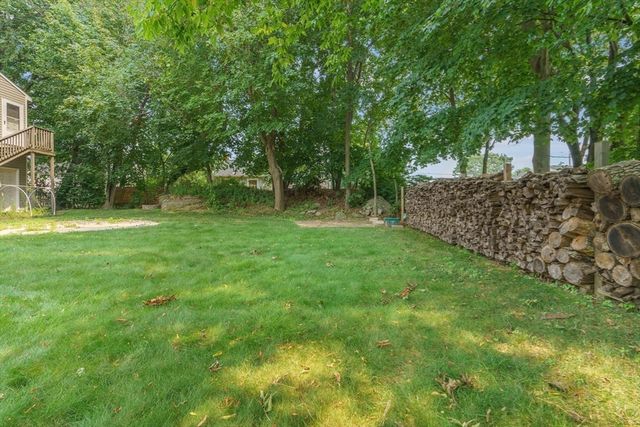 24 Knapp St, Somerset, MA 02726