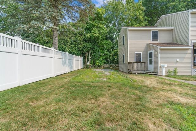 24 Knapp St, Somerset, MA 02726