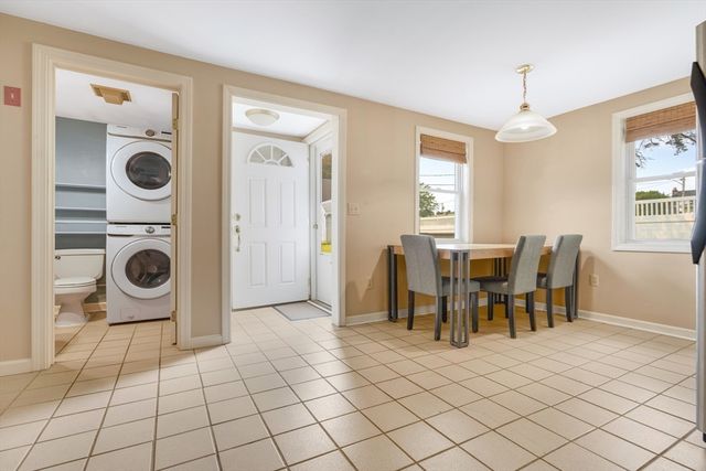 24 Knapp St, Somerset, MA 02726