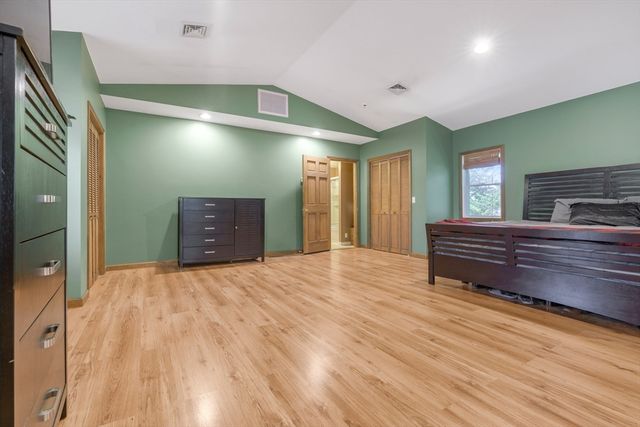 24 Knapp St, Somerset, MA 02726