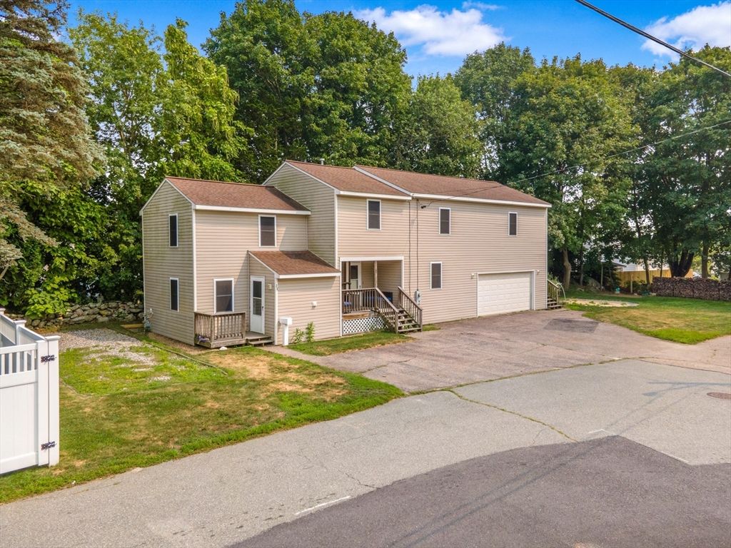24 Knapp St, Somerset, MA 02726