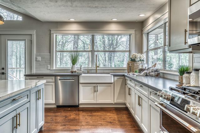 3226 Blue Bell Lane, Brenham, TX 77833