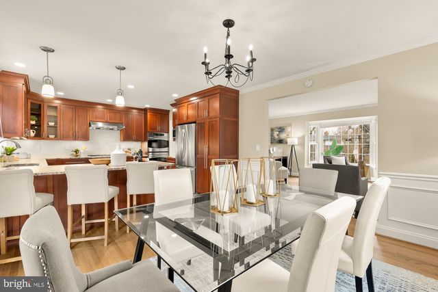 9836 BELHAVEN RD, Bethesda, MD 20817