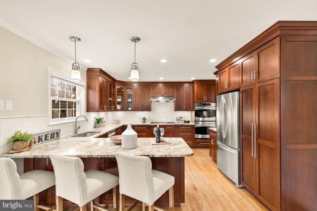 9836 BELHAVEN RD, Bethesda, MD 20817