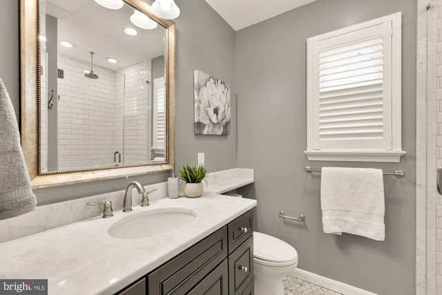 9836 BELHAVEN RD, Bethesda, MD 20817