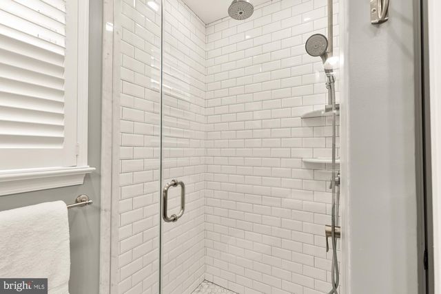 9836 BELHAVEN RD, Bethesda, MD 20817