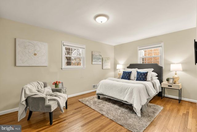 9836 BELHAVEN RD, Bethesda, MD 20817