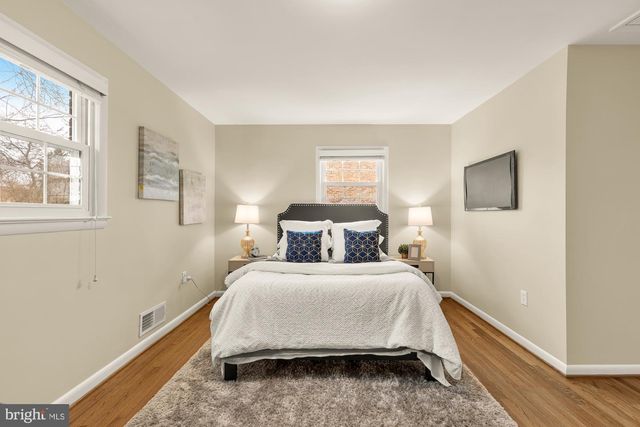 9836 BELHAVEN RD, Bethesda, MD 20817