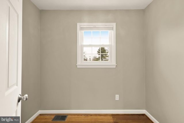 9836 BELHAVEN RD, Bethesda, MD 20817