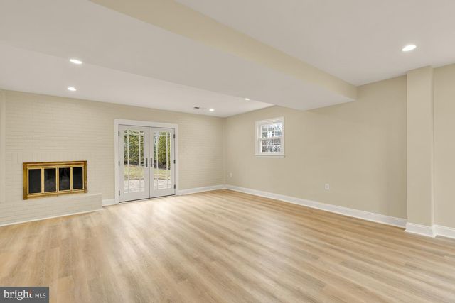 9836 BELHAVEN RD, Bethesda, MD 20817