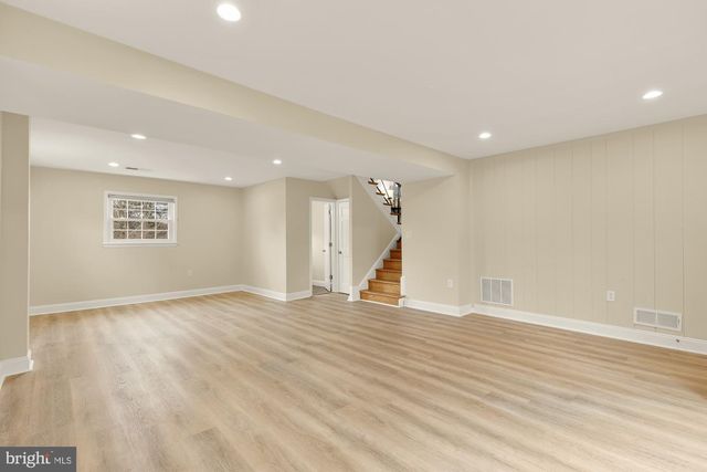 9836 BELHAVEN RD, Bethesda, MD 20817