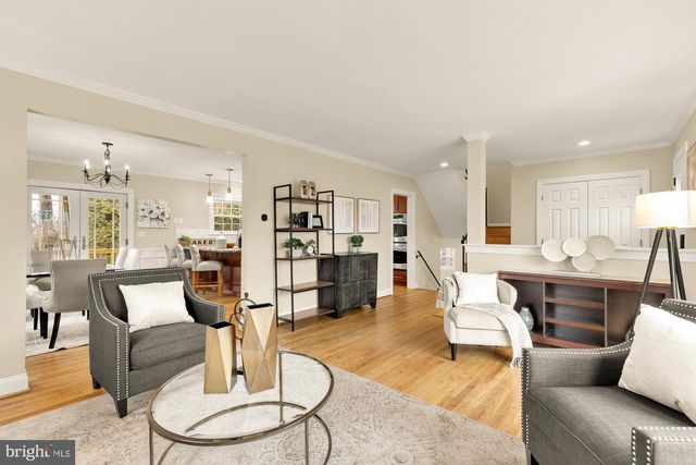 9836 BELHAVEN RD, Bethesda, MD 20817