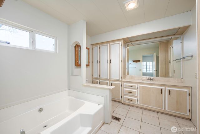 19296 NE A.3 Road, Soap Lake, WA 98851