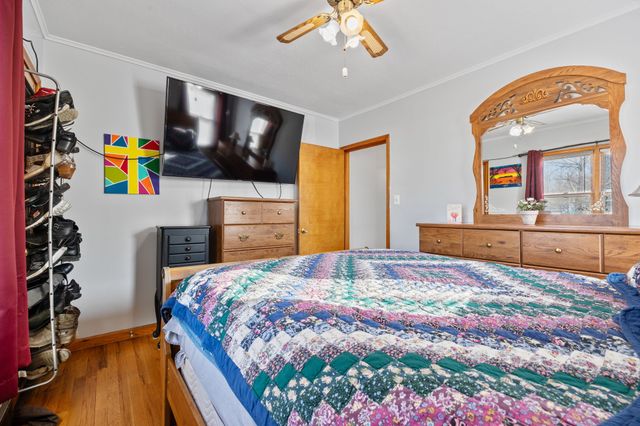 2433 E Walnut Street, Des Moines, IA 50317