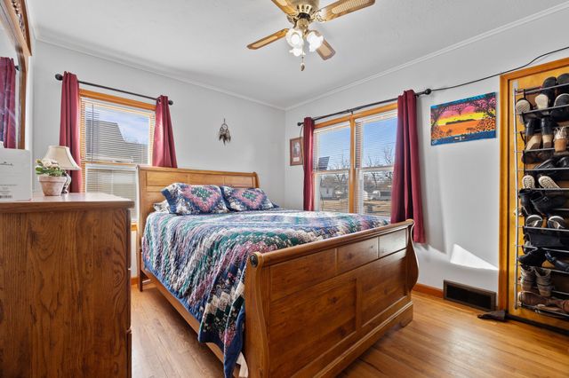 2433 E Walnut Street, Des Moines, IA 50317