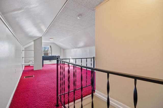 2433 E Walnut Street, Des Moines, IA 50317